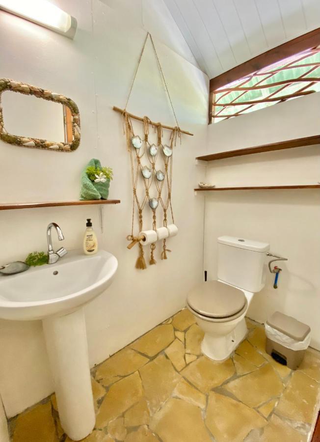 Poe Guesthouse Rangiroa エクステリア 写真