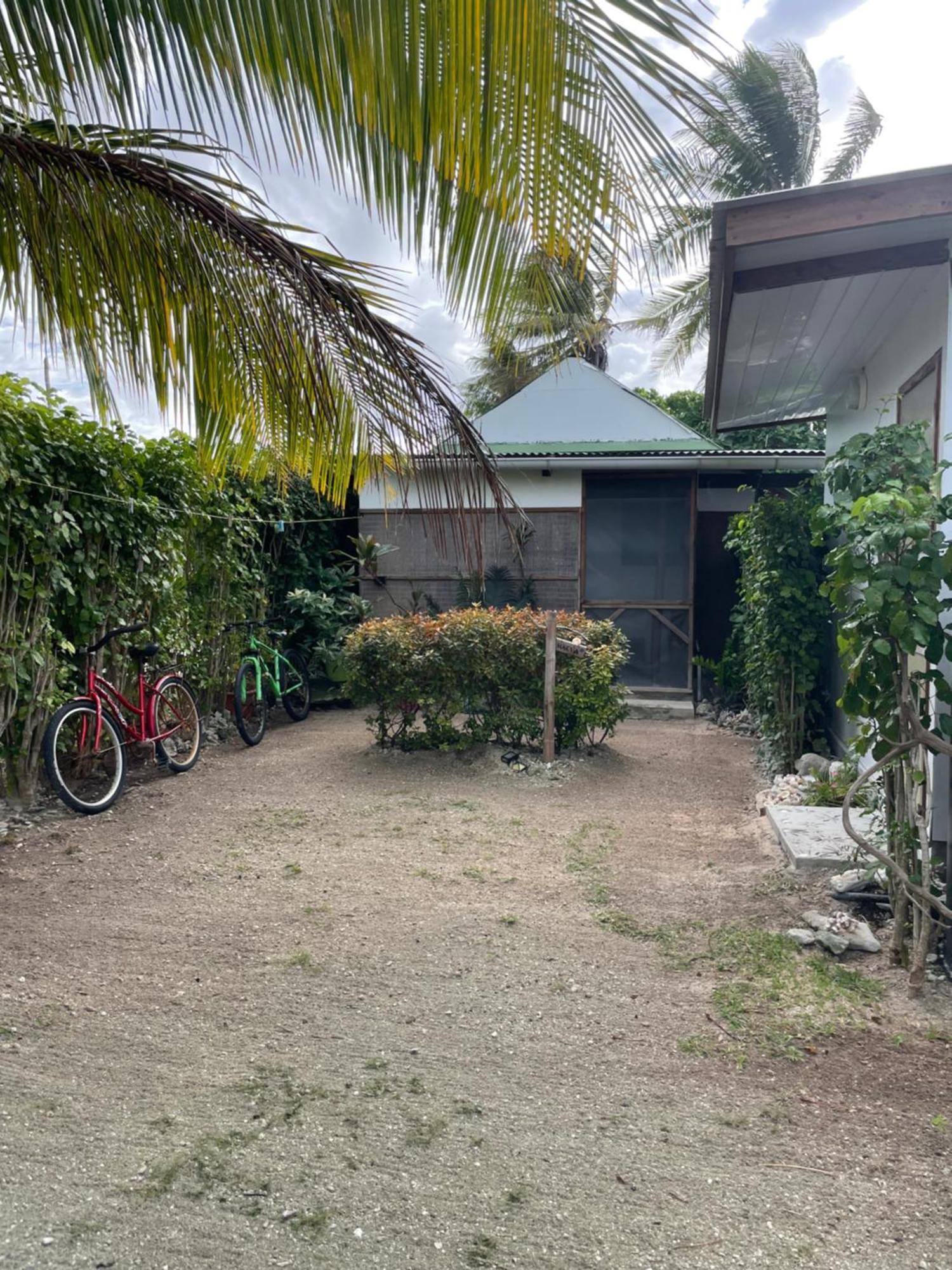 Poe Guesthouse Rangiroa エクステリア 写真